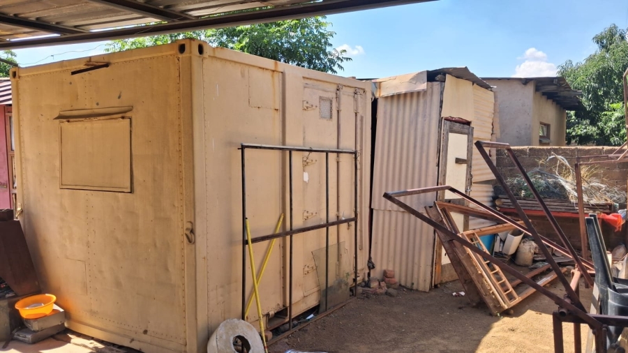 5 Bedroom Property for Sale in Mabopane Unit A North West